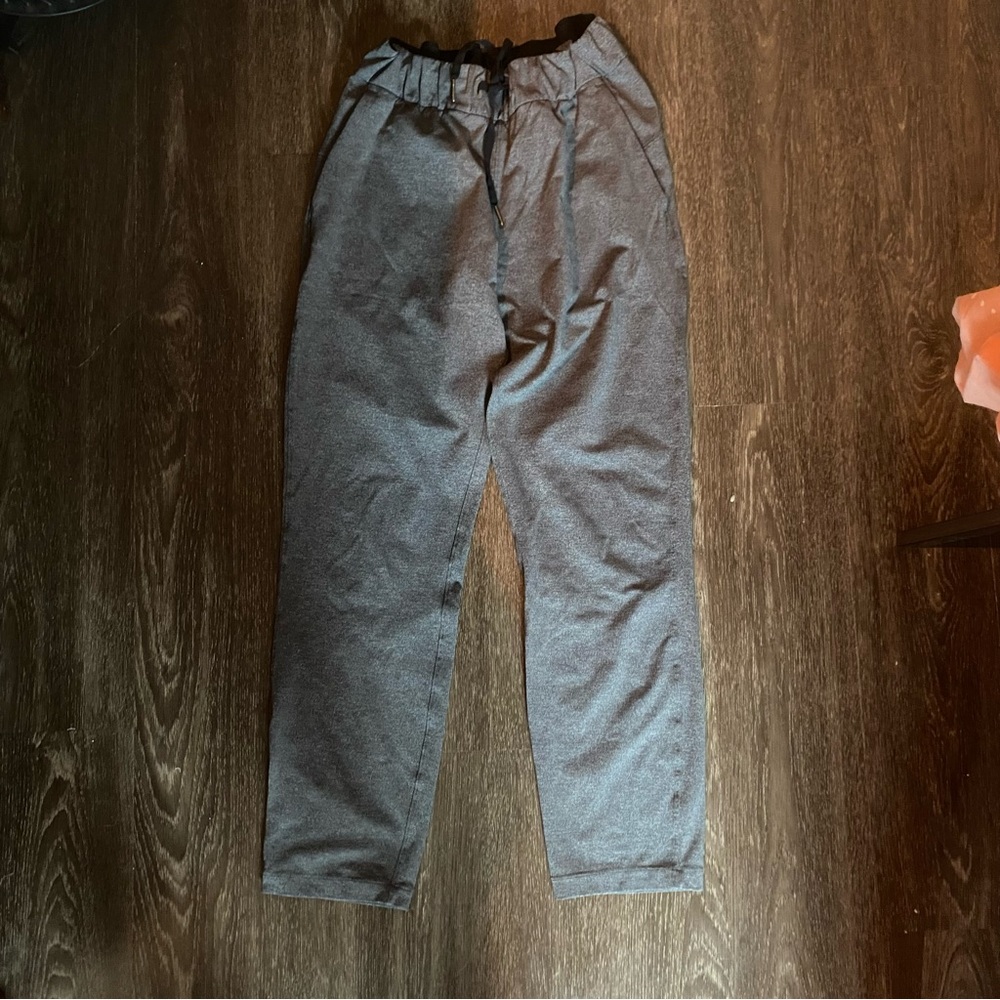 Lululemon Grey on the fly pant